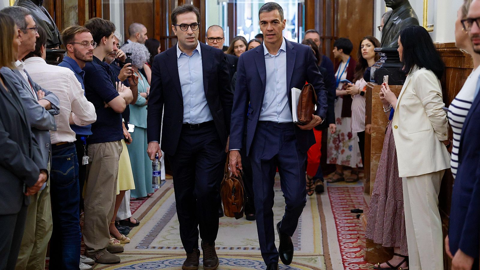 El ministro de Economía, Carlos Cuerpo, y el presidente del Gobierno, Pedro Sánchez