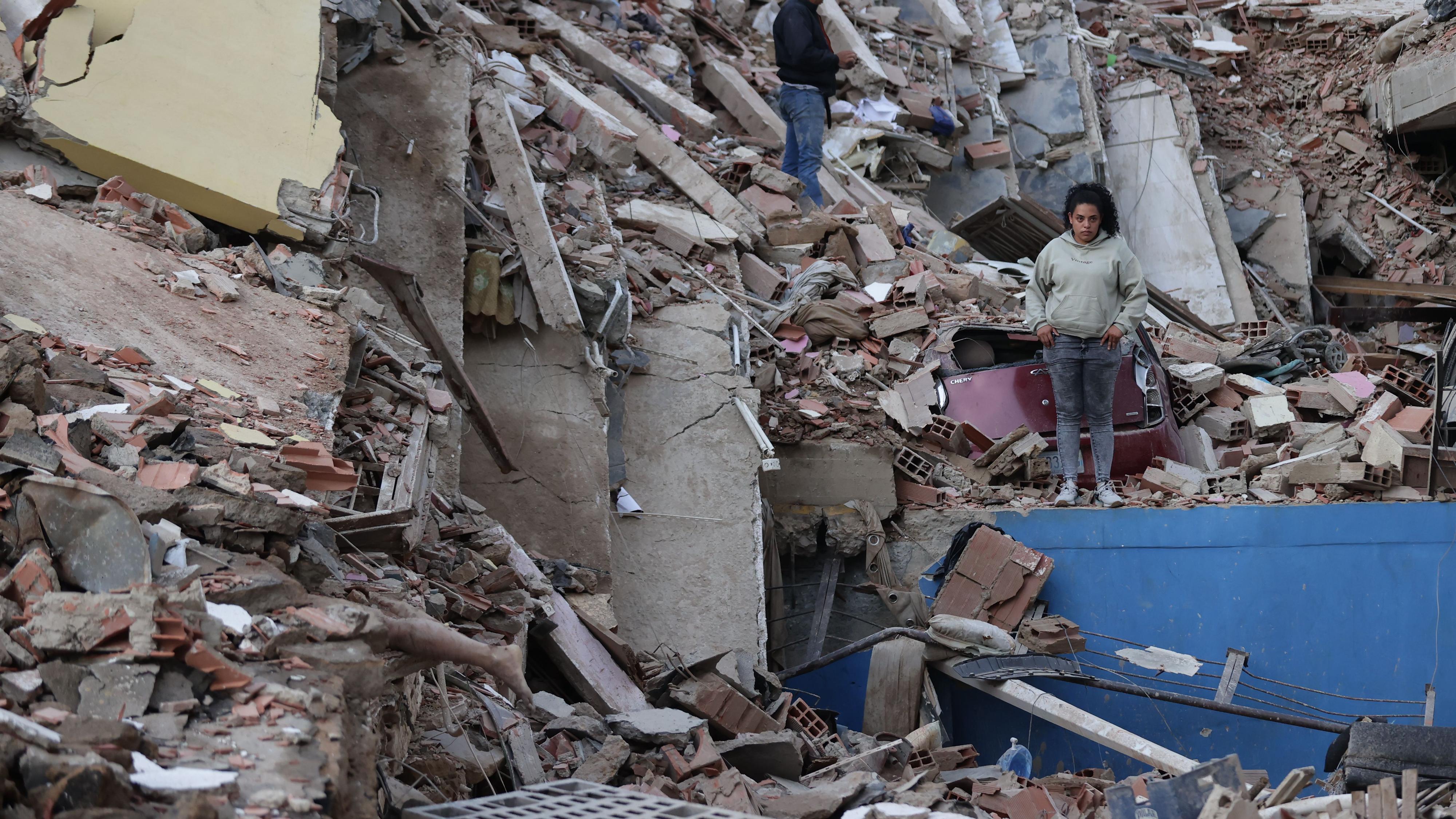 Los venezolanos, ante la magnitud del terremoto: "Es indescriptible, no  podía sostenerme en pie"