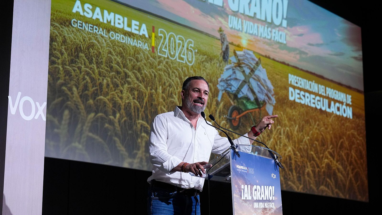 Abascal tacha a Sánchez de "desequilibrado, psicópata y malnacido": "Hoy en España hay un loco al volante"