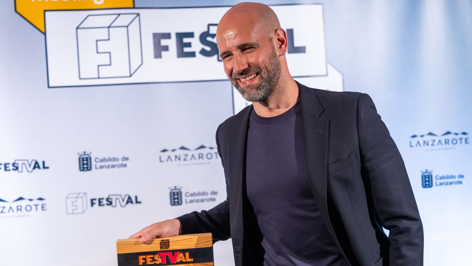 Gonzalo Miró con el premio