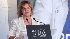 La periodista de TVE Almudena Ariza recibe el premio Ramón Rubial a la Comunicación