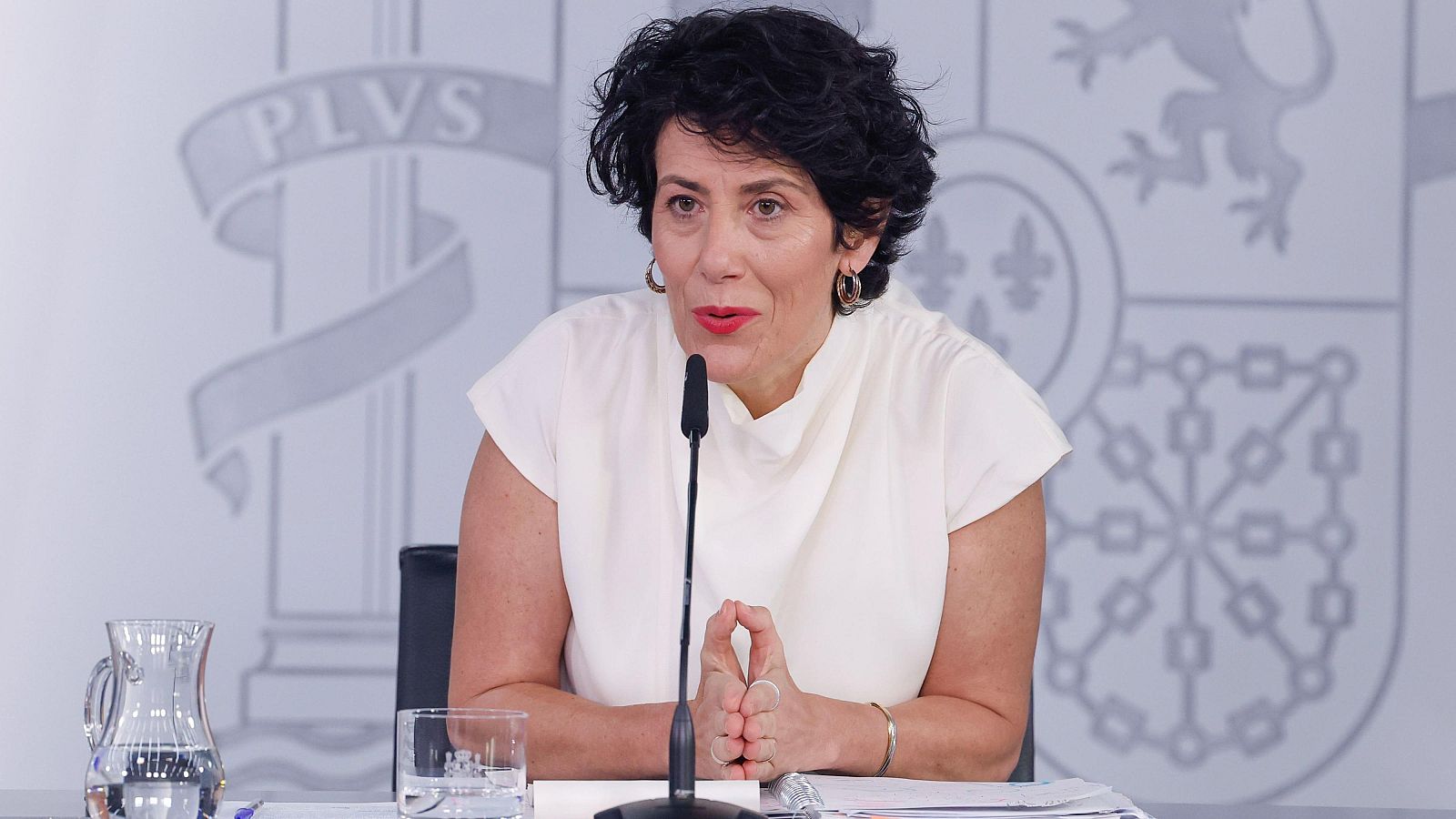 La ministra de Inclusión, Seguridad Social y Migraciones y portavoz, Elma Saiz, durante la rueda de presa posterior al Consejo de Ministros extraordinario