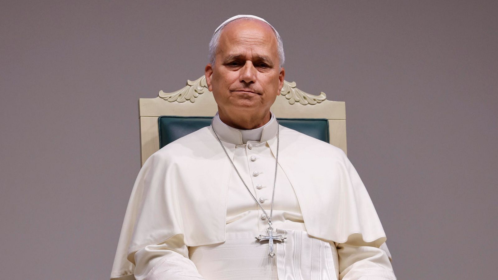 El papa expulsa a un cura de Alicante por no reconocer su autoridad