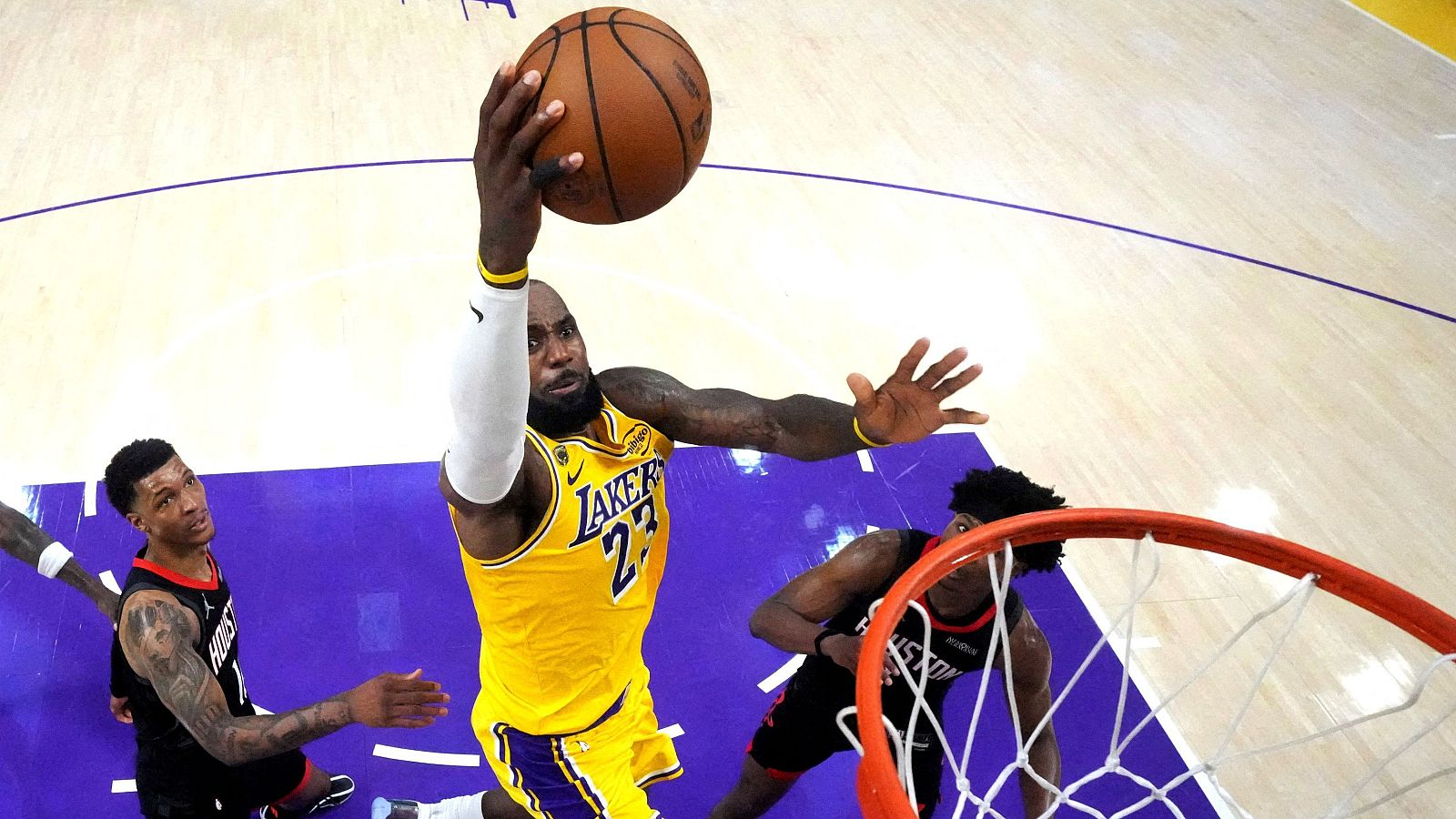 LeBron James deja Los Ángeles Lakers a la espera de anunciar su próximo equipo: "Fue un honor"