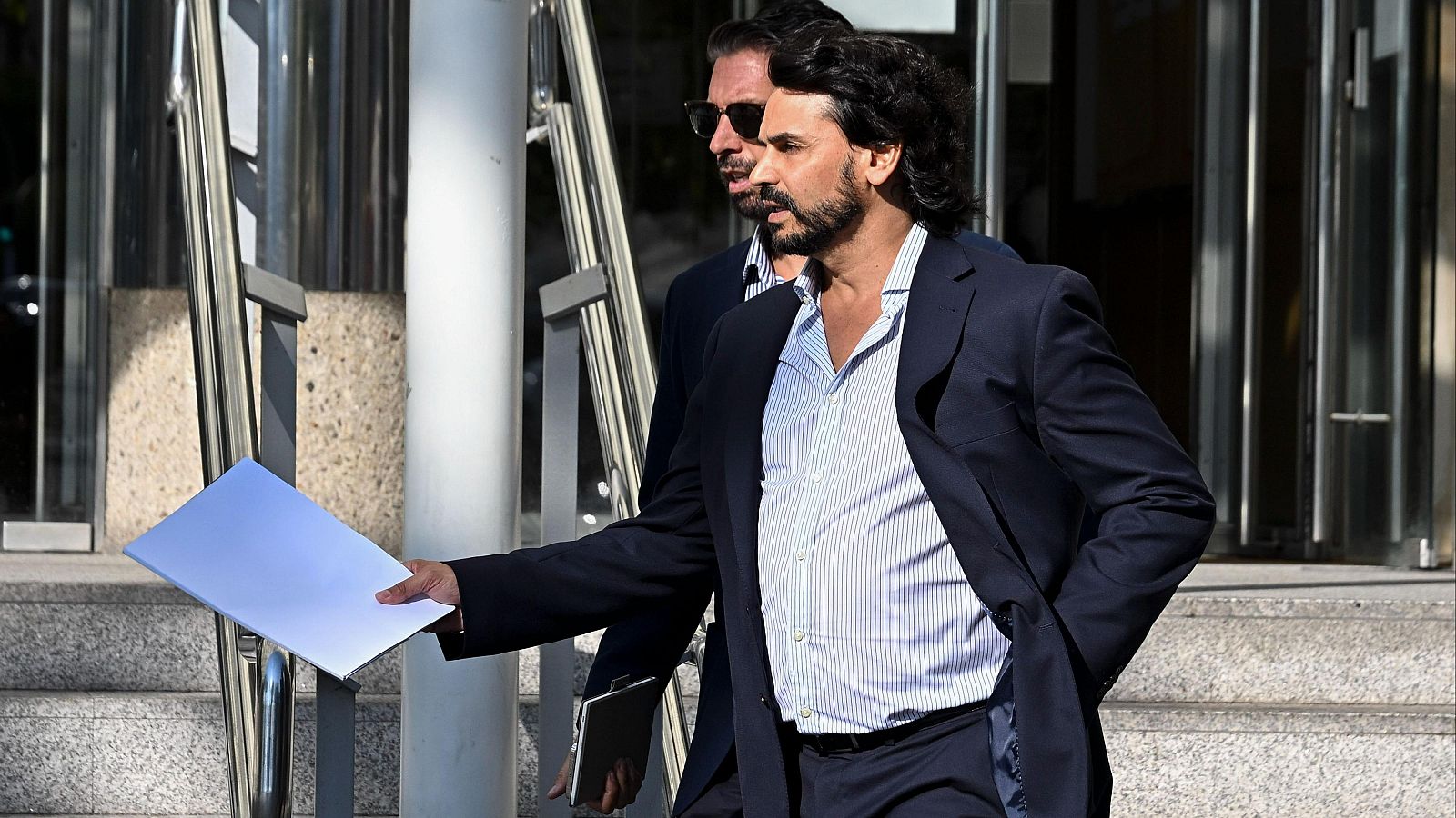 Alberto González Amador, novio de la presidenta de Madrid a su salida de los juzgados de Plaza Castilla en Madrid