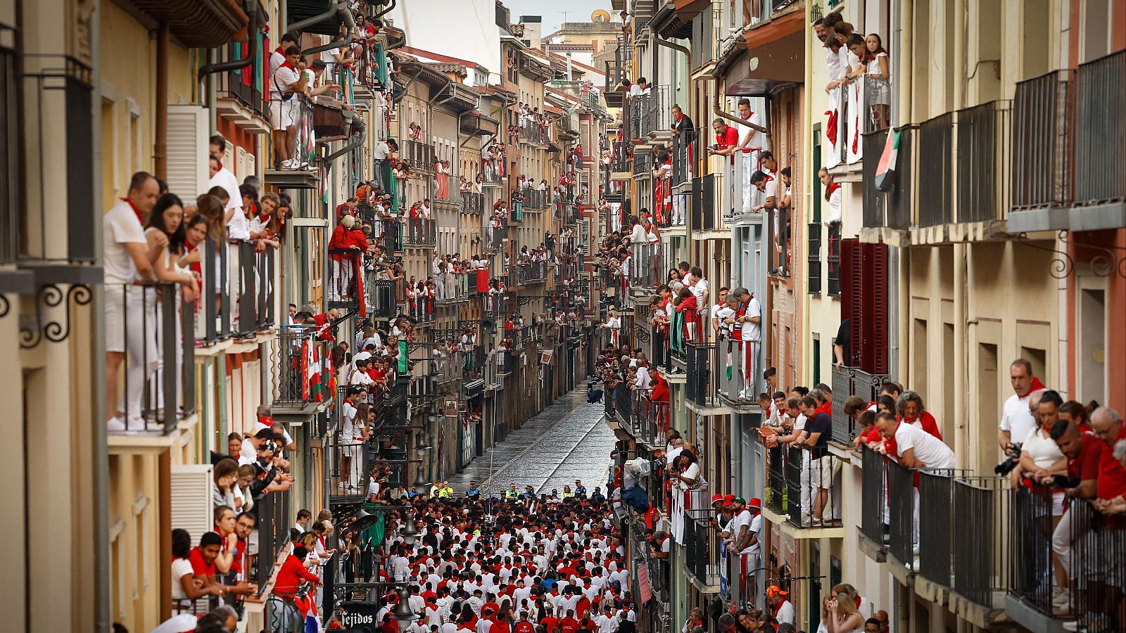 El turista de San Fermín gasta de media 460 euros: del ocio a los hoteles, que se disparan, y sin contar con el transporte