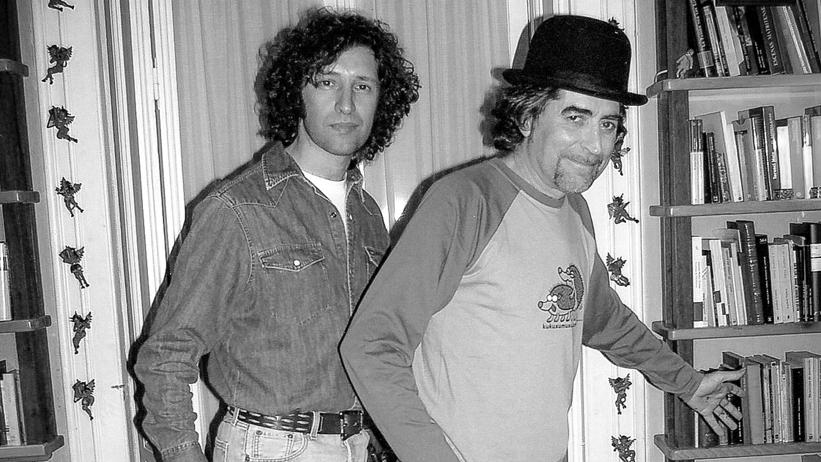 Javier Menéndez Flores reedita 'Joaquín Sabina. Perdonen la tristeza'