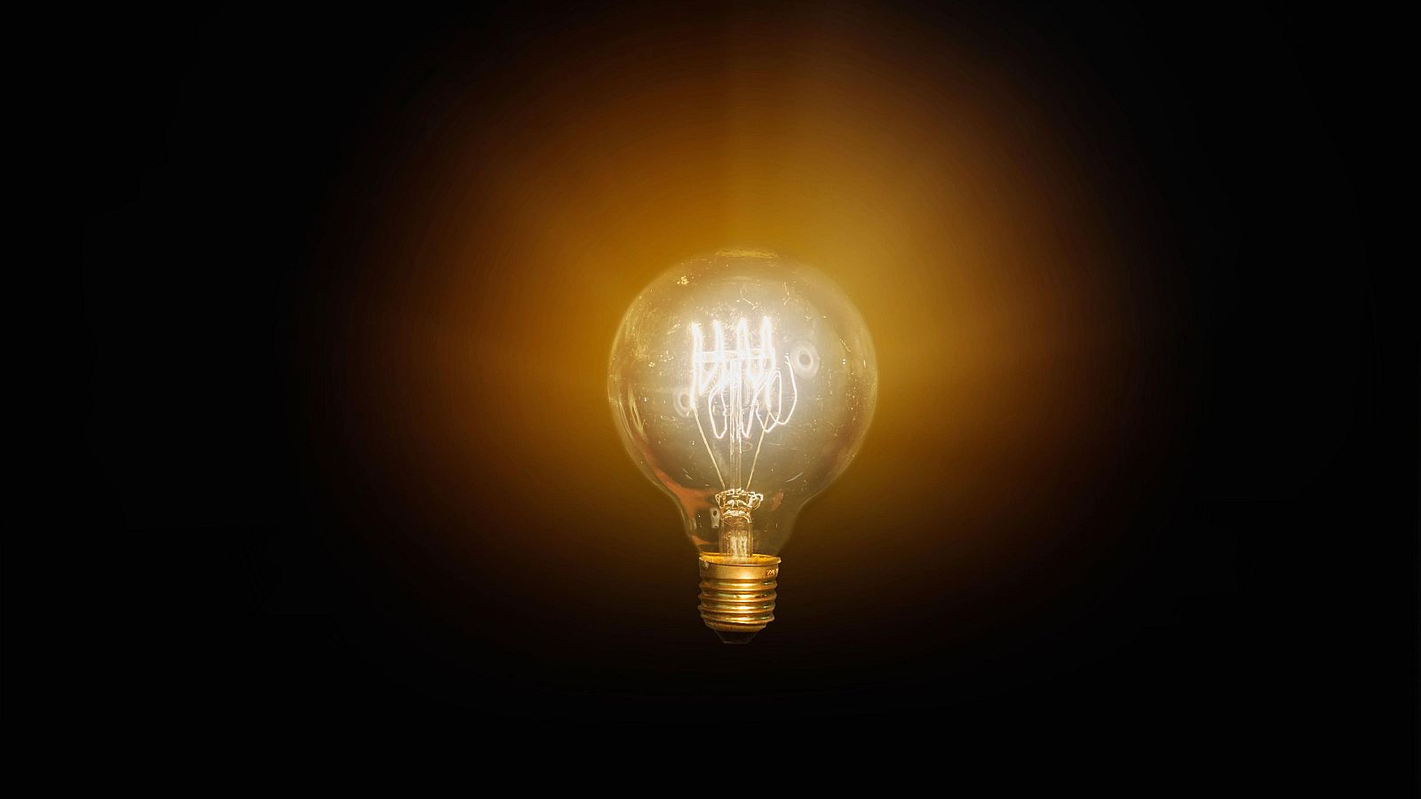 La factura de la luz puede costar hasta un 57% menos en función de la comercializadora: cuáles son las más baratas, según la OCU