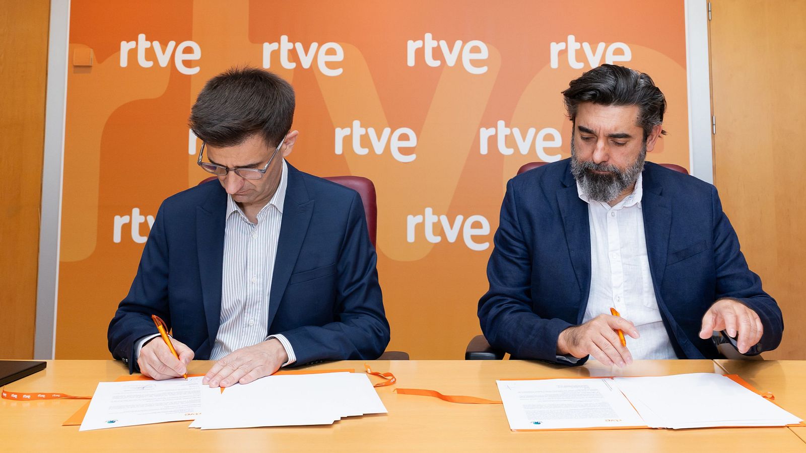 José Pablo López, presidente de RTVE, y Carlos F. de Vigo, CEO de Professor Octopus