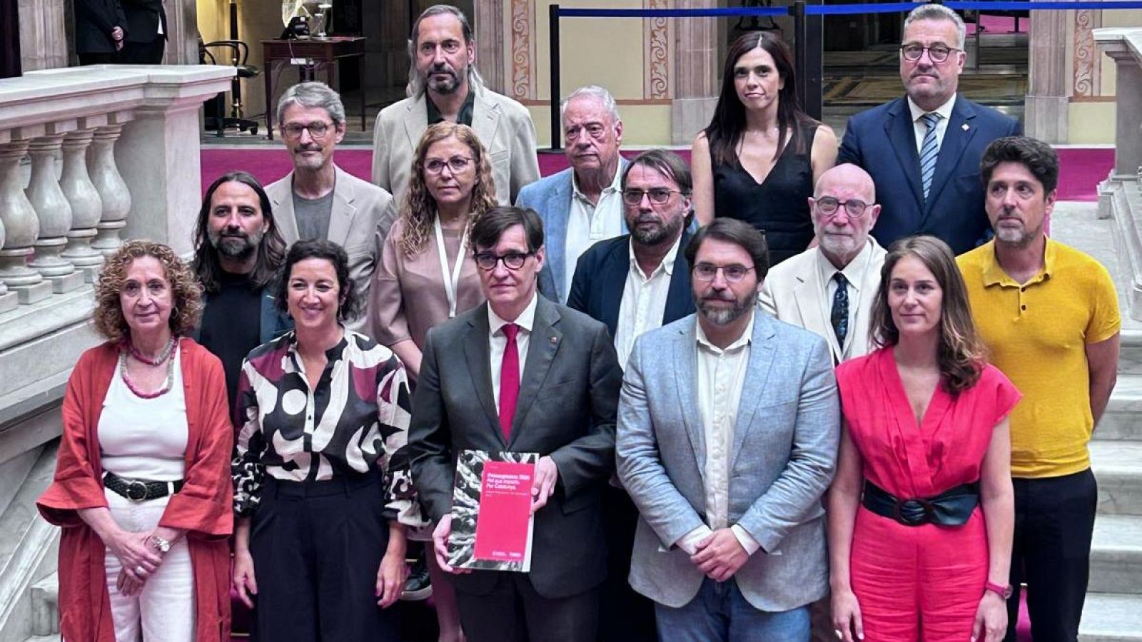 El Parlament aprueba los primeros presupuestos de Illa con el apoyo de ERC y Comuns