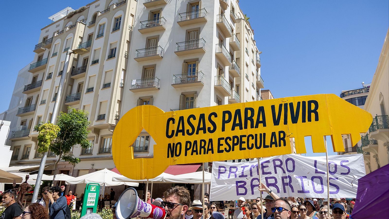 Miles de personas salieron en Málaga el pasado sábado para reclamar una solución a la subida de los precios de alquileres y una mejora de los salarios.