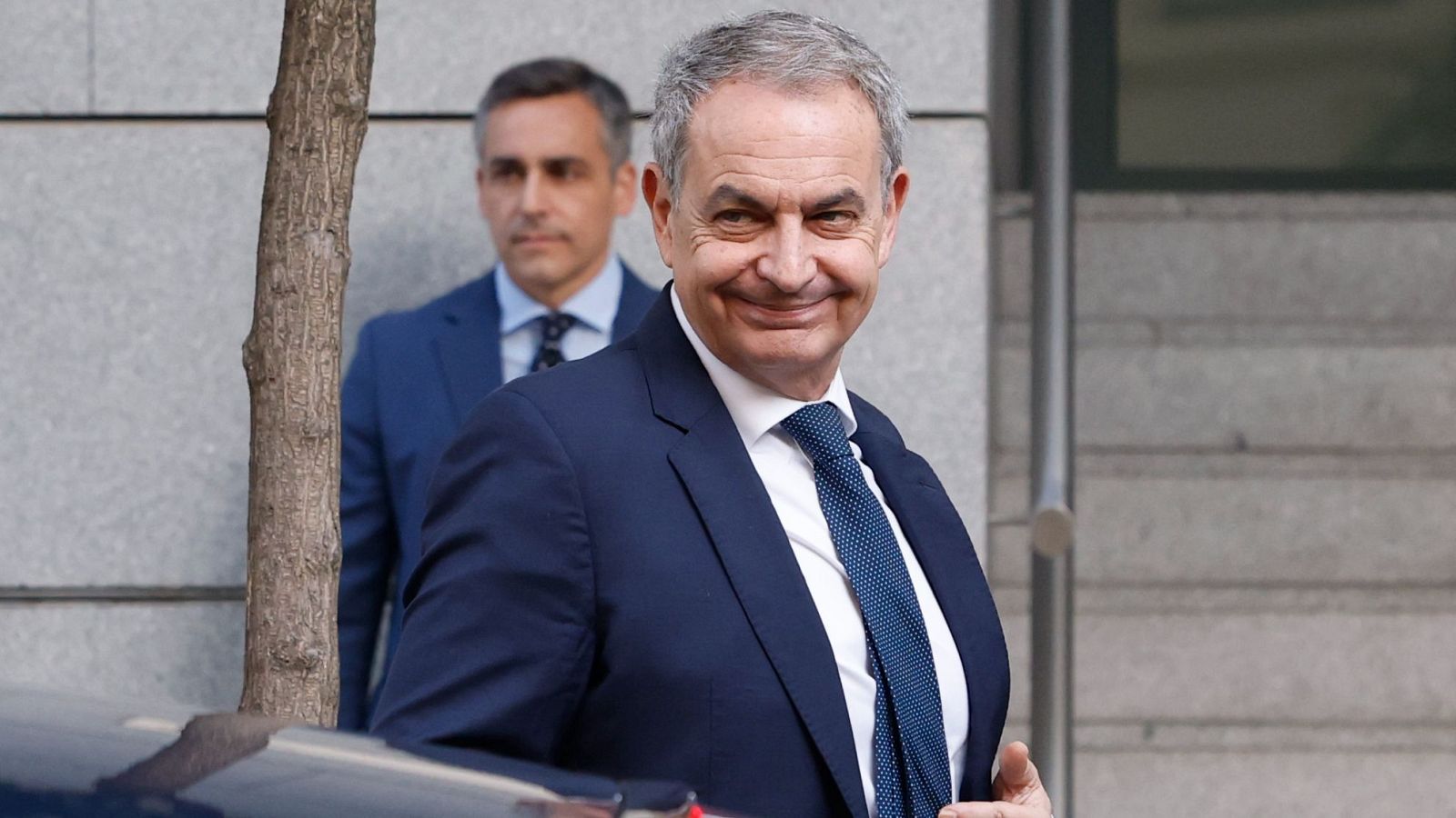 Hacienda revela al juez que tiene abierta una inspección fiscal a Zapatero, sus hijas y al empresario Julio Martínez