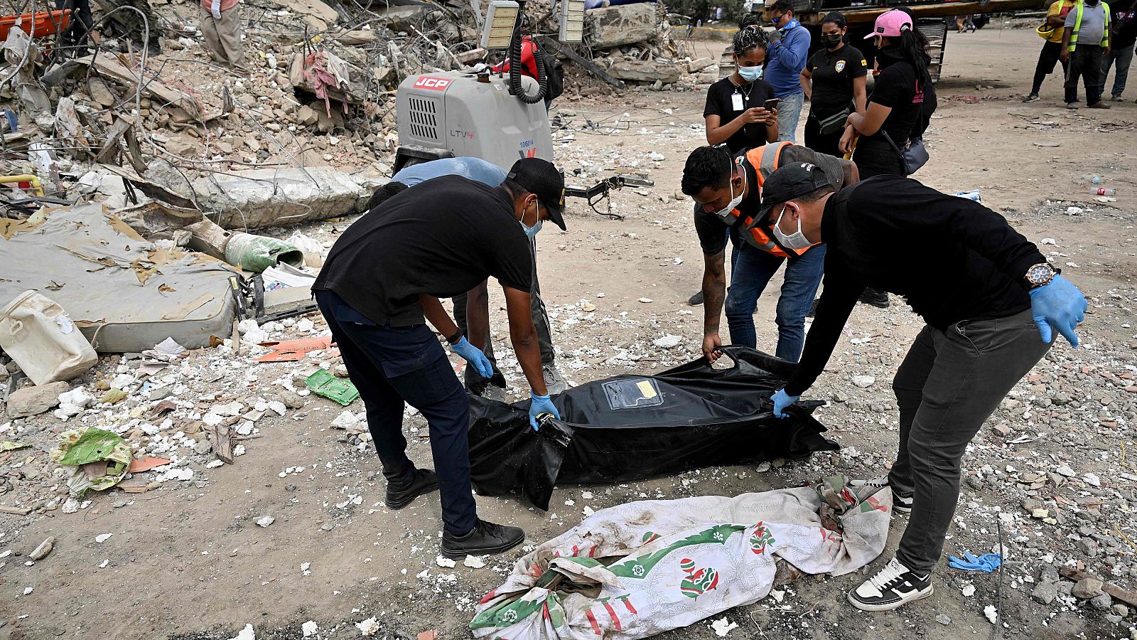 Exteriores confirma que hay 32 españoles muertos y 142 desaparecidos en el terremoto de Venezuela