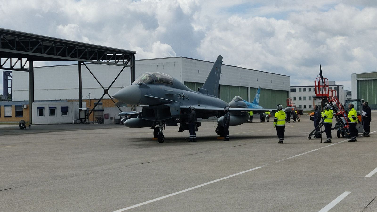 Armarse para la paz: cómo Europa invierte en disuasión Preparativos para el despegue de un Eurofighter de la fuerza aérea alemana en la base de Manching, Alemania