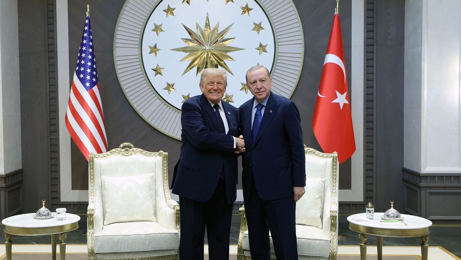Trump y Erdogan en la cumbre de la OTAN en Ankara