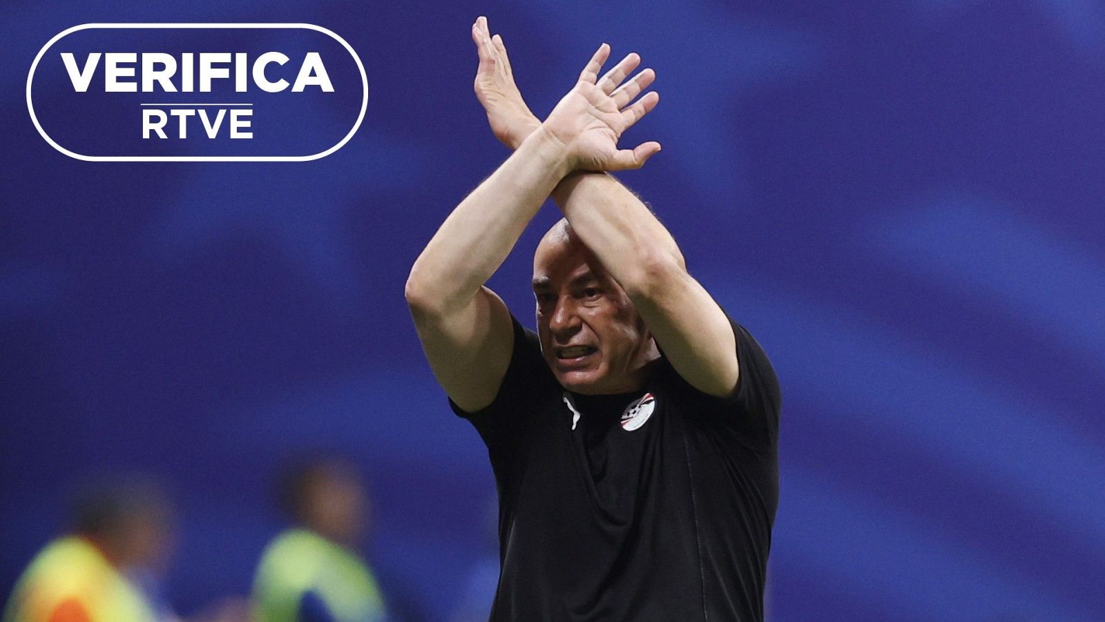 El gesto del seleccionador egipcio ante Argentina: ¿protesta o aviso de racismo?