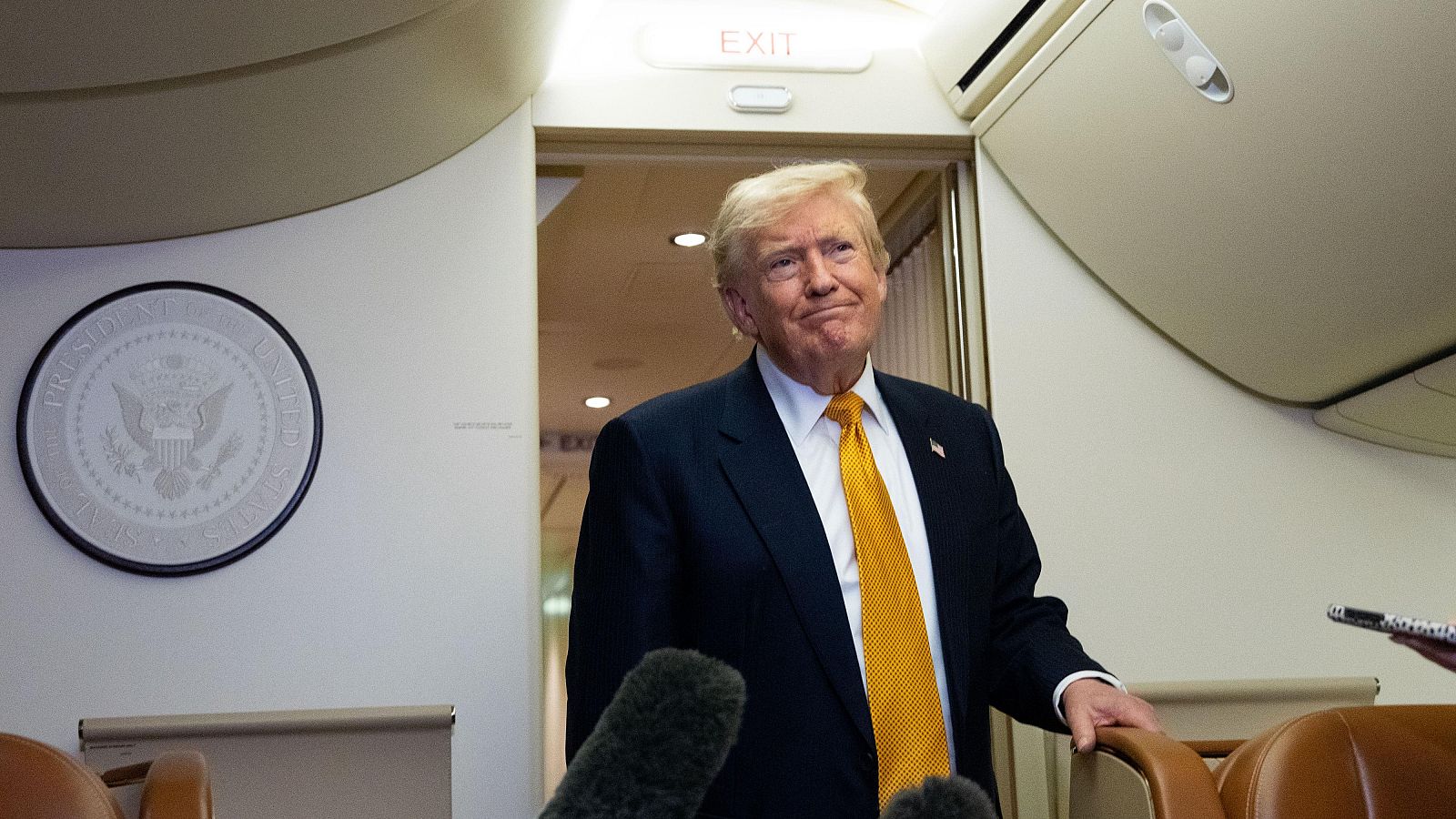 Donald Trump a su regreso a Washington desde Ankara tras la cumbre de la OTAN