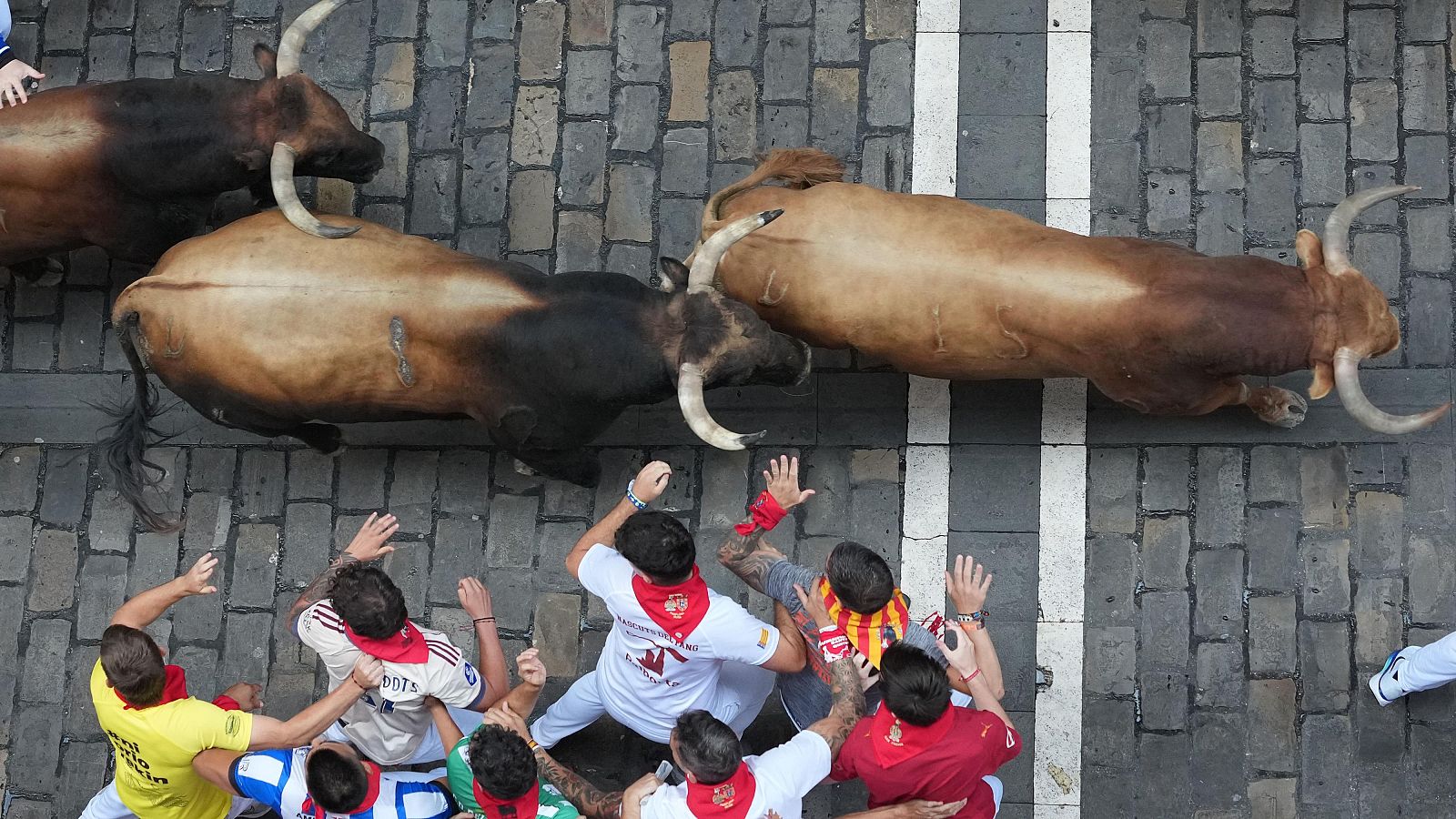 Las fotos más impactantes del sexto encierro de San Fermín