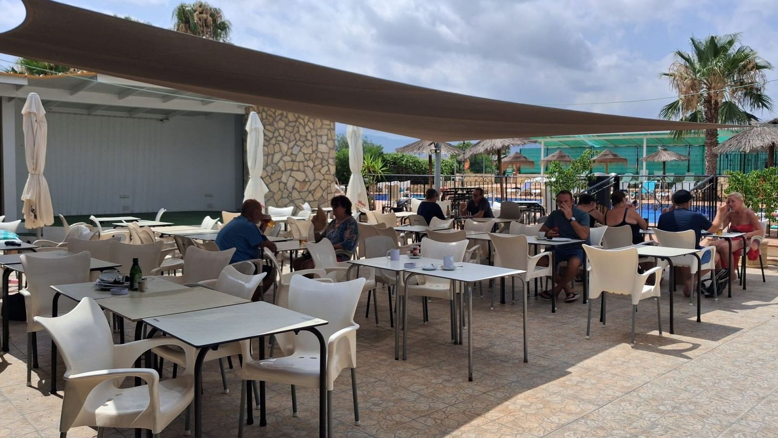 Una de las propiedades del camping Los Gallardos espera la vuelta de sus propietarios