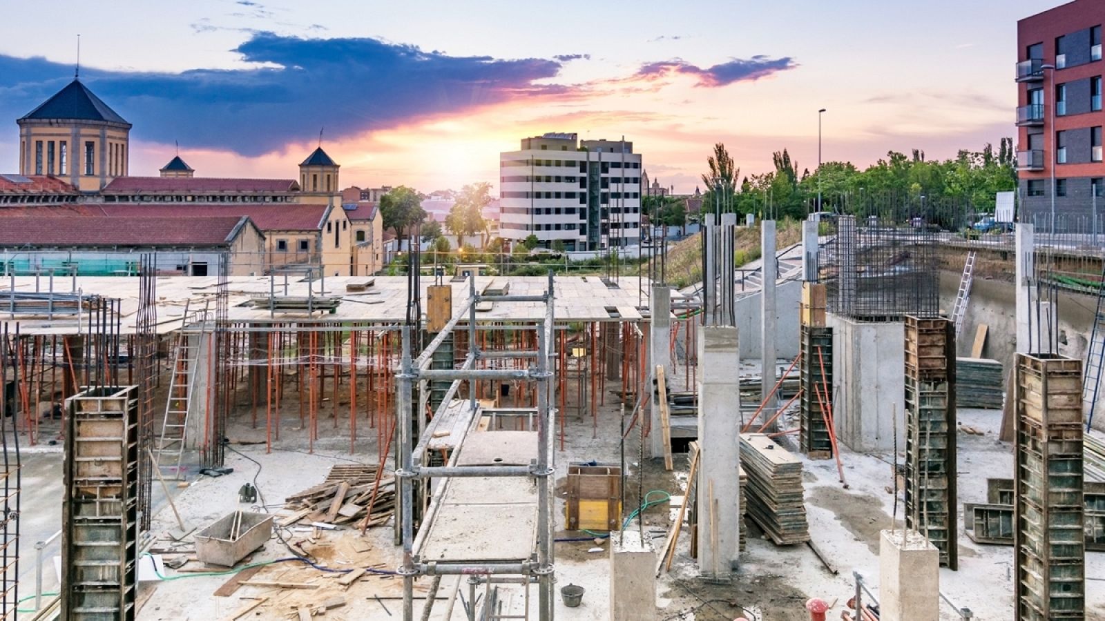 Los elementos tóxicos del suelo pueden entrar en el organismo humano a través de la cadena trófica y los alimentos.