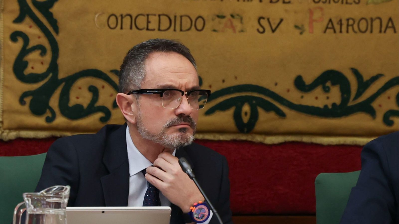 La juez cita como imputado al alcalde de Móstoles tras rechazar los recursos El alcalde de Móstoles, Manuel Bautista, durante un pleno extraordinario del Ayuntamiento