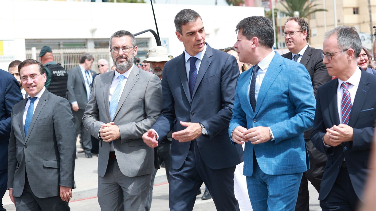 La Verja de Gibraltar, considerado uno de los pasos fronterizos más pequeños del mundo, se prepara para su desaparición.