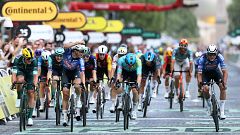 El quinto Tour de Francia de Tadej Pogacar se cierra con una victoria agónica de Mathieu Van der Poel en París
