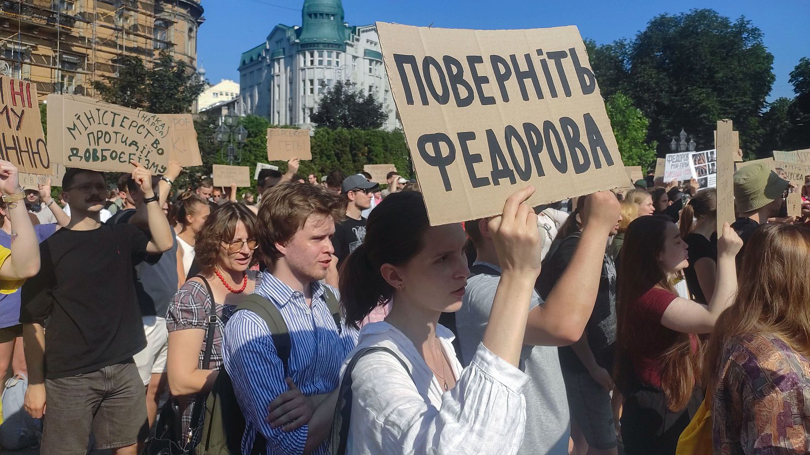 La destitución del ministro de Defensa ucraniano, Mykhailo Fedorov, provoca protestas en el país