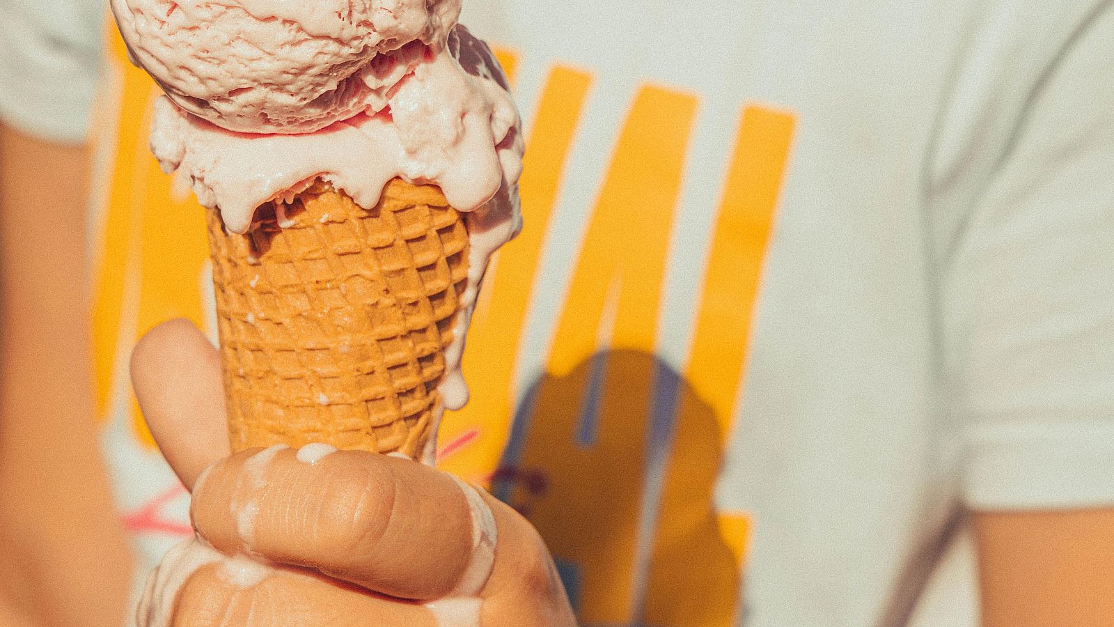 La cesta de la compra veraniega es la más cara del año: el calor, el sol y el tiempo libre empujan el gasto al alza