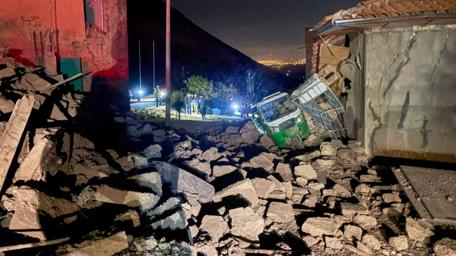 Al menos seis muertos y decenas de heridos tras un terremoto en el centro de Perú