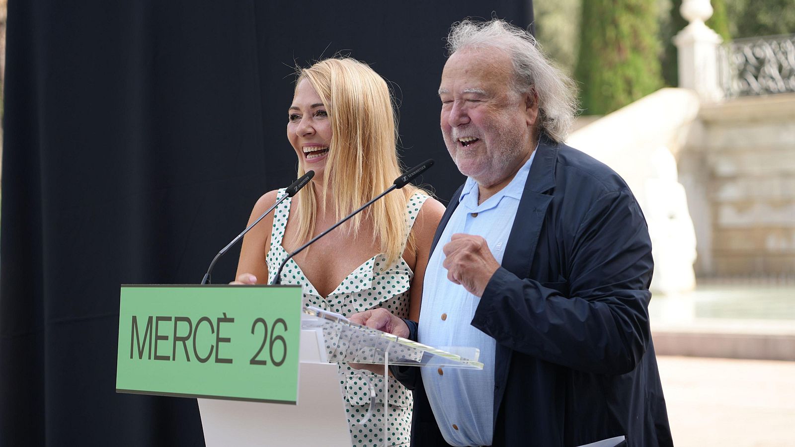 El pregoner de la Mercè 2026, Antoni Falgueras, acompanyat de la seva filla Meritxell Falgueras