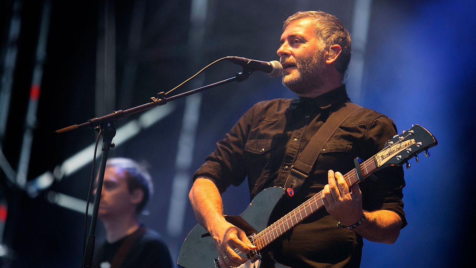 Jorge Martí, cantante de La Habitación Roja, en un concierto en 2016