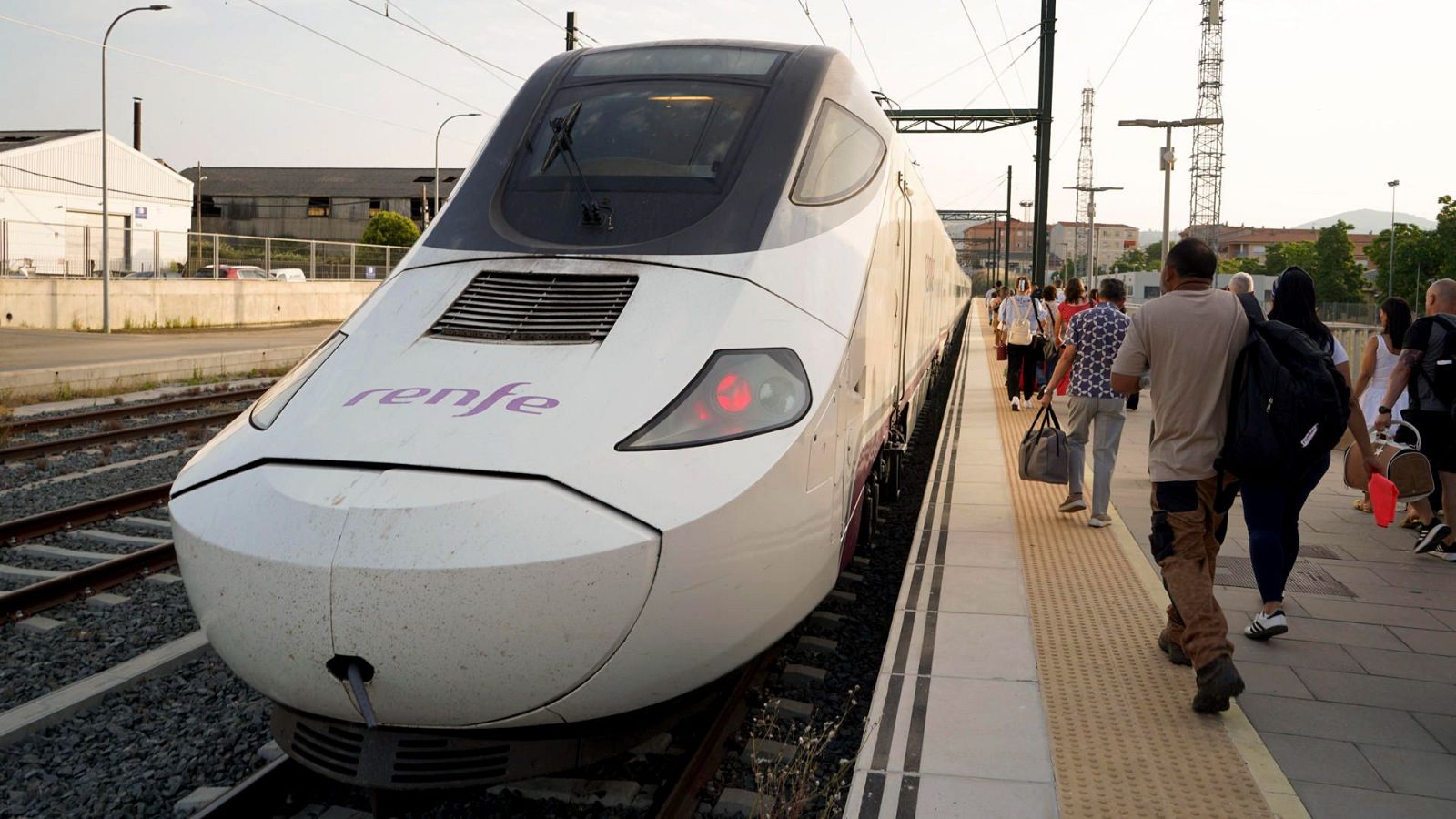 Renfe informa de un trabajador muerto y dos heridos en un accidente en su base de mantenimiento