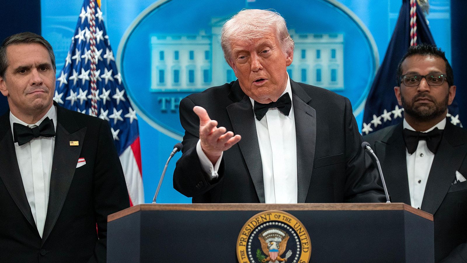 Trump vuelve a amenzar a la Unión Europea