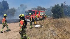 Muere un hombre de 78 años atrapado en su coche durante un incendio forestal en el barranco de Manises, en Valencia