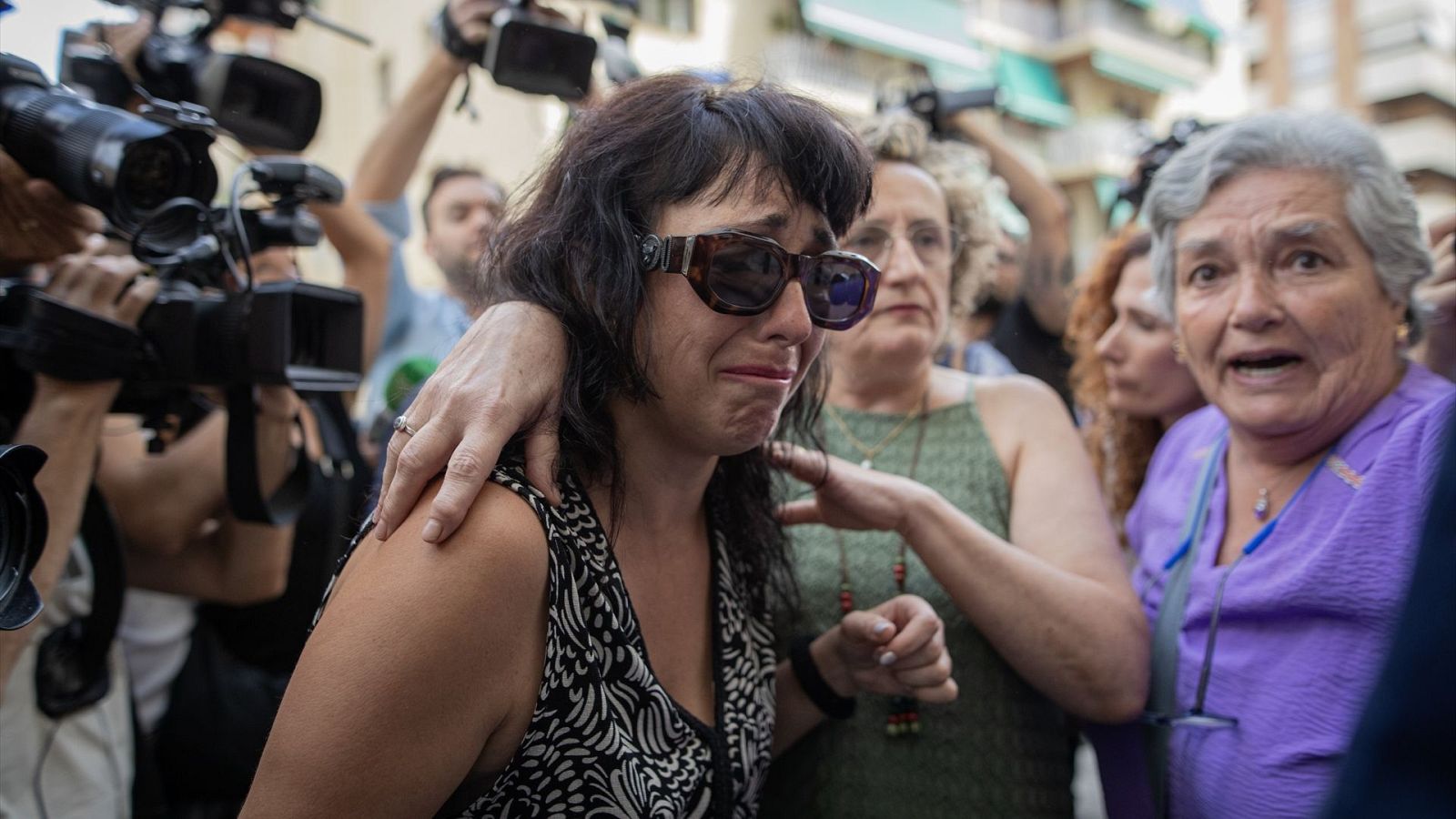 Juana Rivas a su llegada al punto de encuentro familiar en 2025