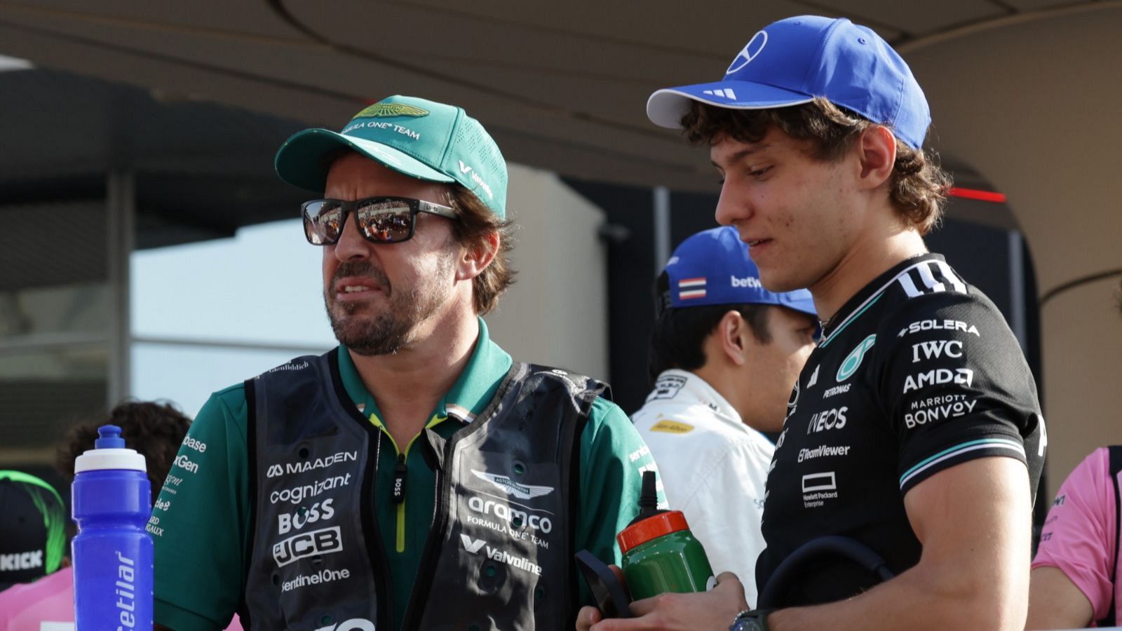 Fernando Alonso cumple 45 años en un paddock de F1 cada vez más joven