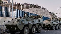 El Gobierno despliega al Ejército en Ceuta para reforzar la seguridad en medio de la crisis migratoria