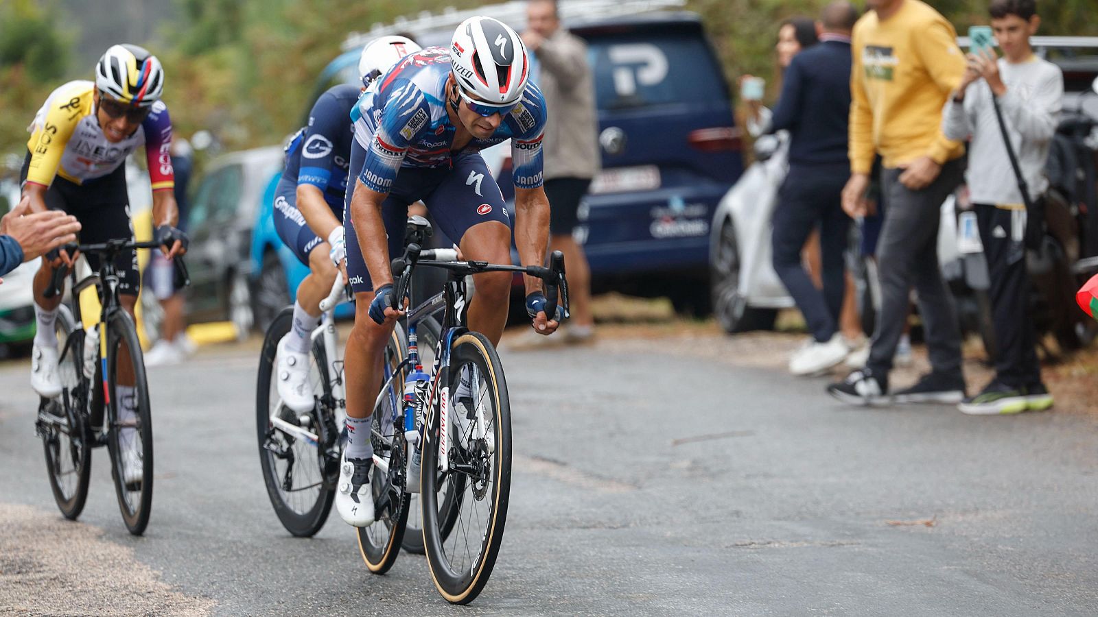 Mikel Landa en la etapa 16 de la Vuelta a España 2025