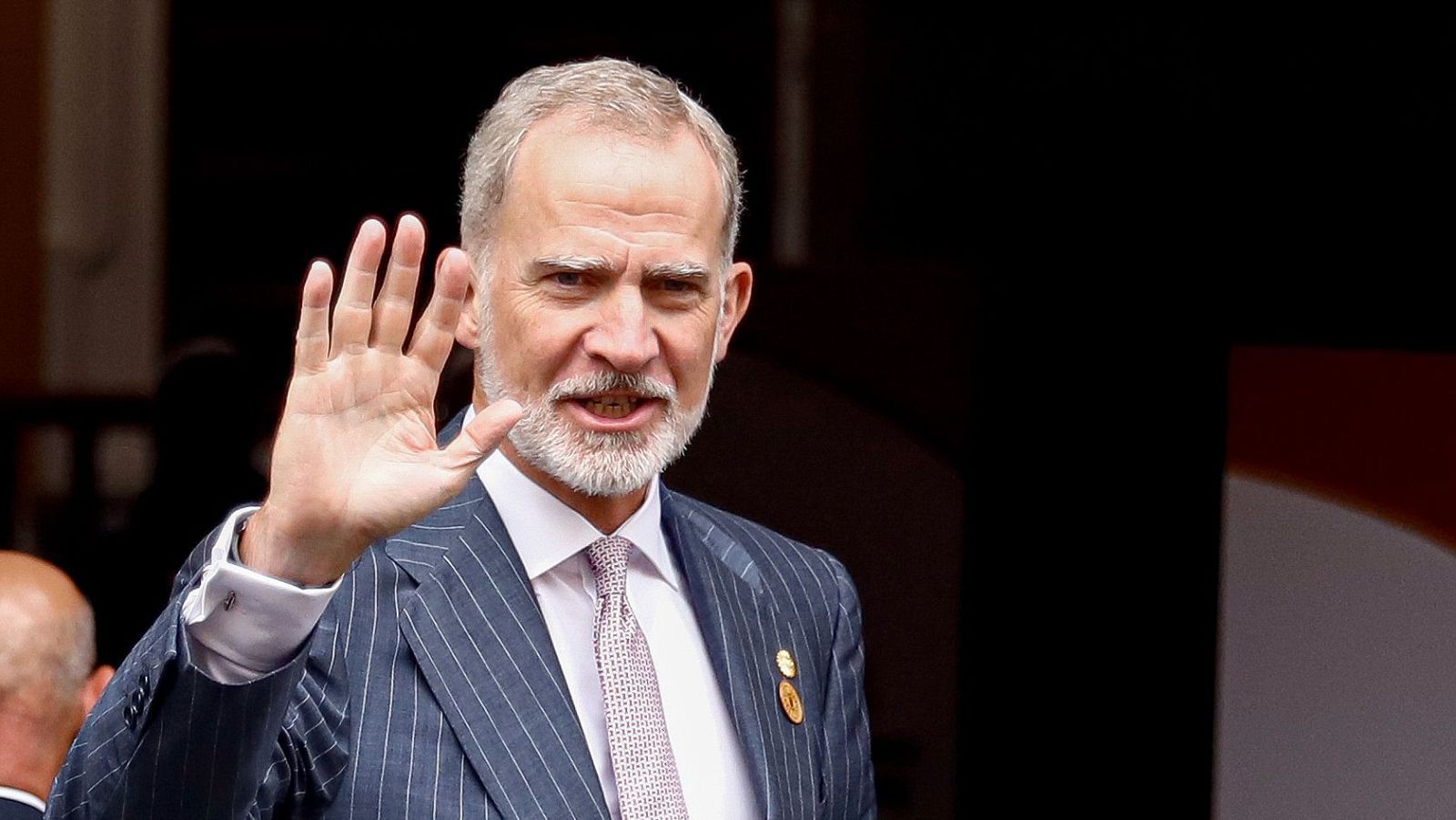 El rey muestra su "indignación" por la crisis migratoria en Ceuta