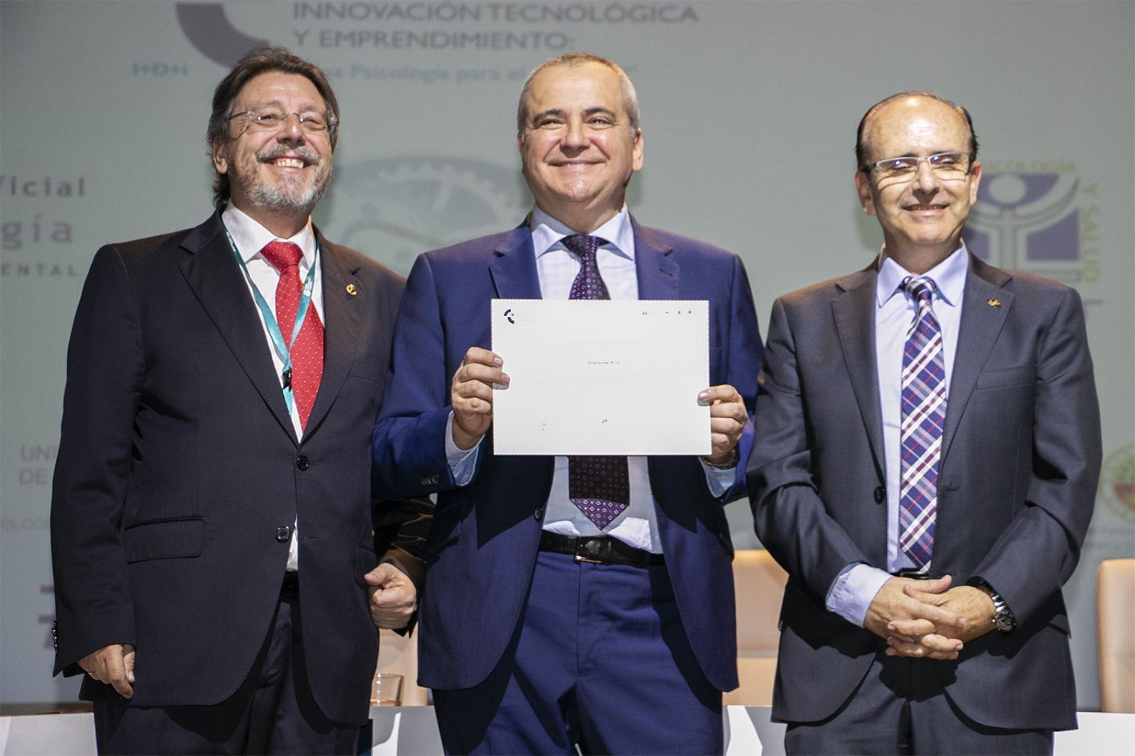 'Emprende', premiado por el Colegio Oficial de Psicología de Andalucía Oriental