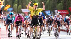 Matthew Brennan logra el doblete al sprint en la primera etapa de La Vuelta 2026 en suelo español