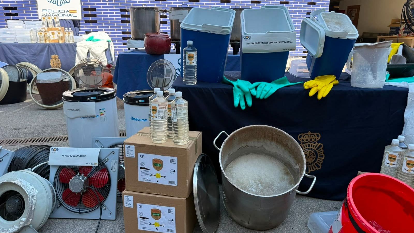 Material incautado por la policía tras la desarticulación de la rama española del Cártel Jalisco Nueva Generación
