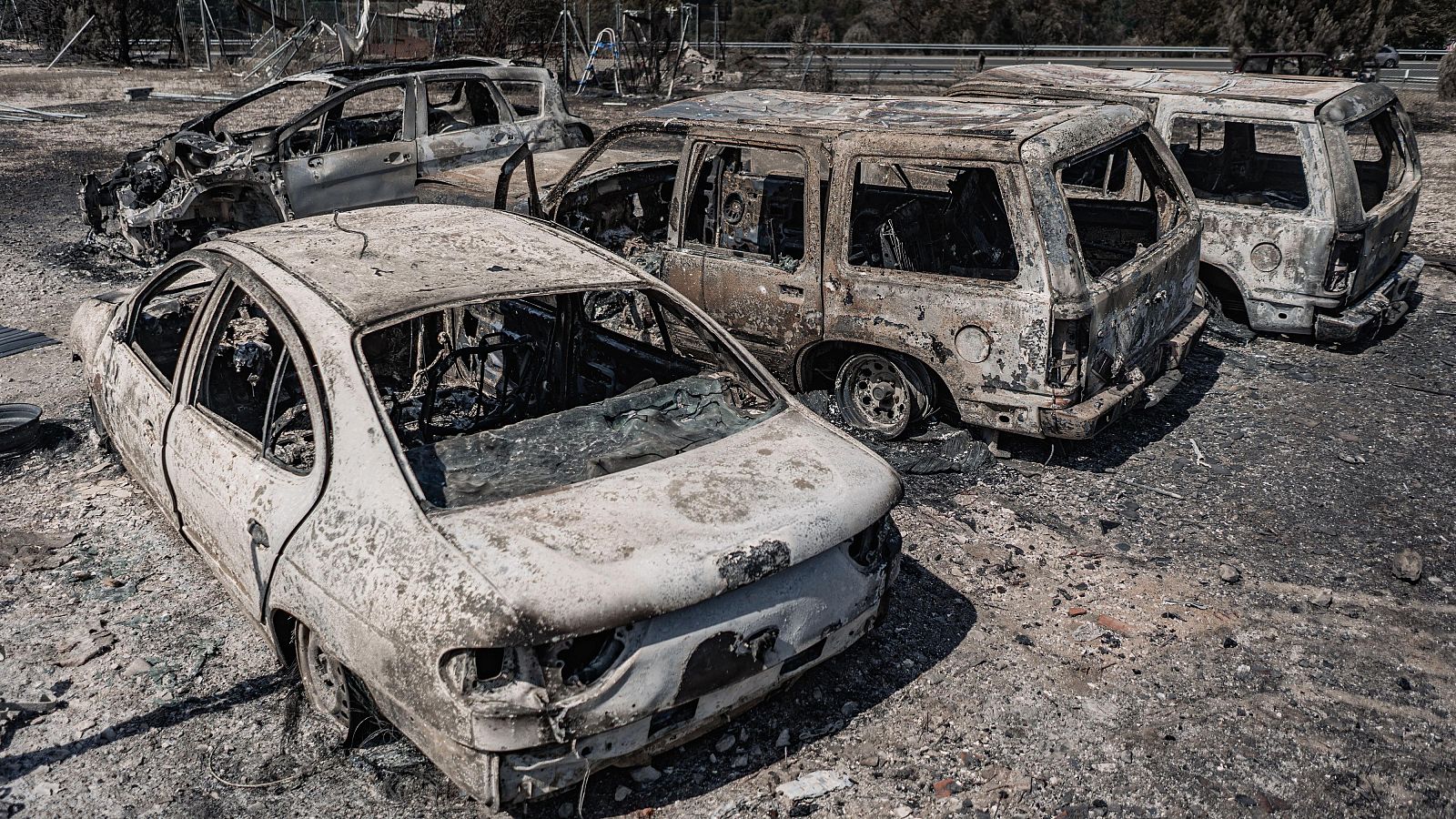 Varios coches calcinados en San Martín de Valdeiglesias en Madrid el 1 de agosto.