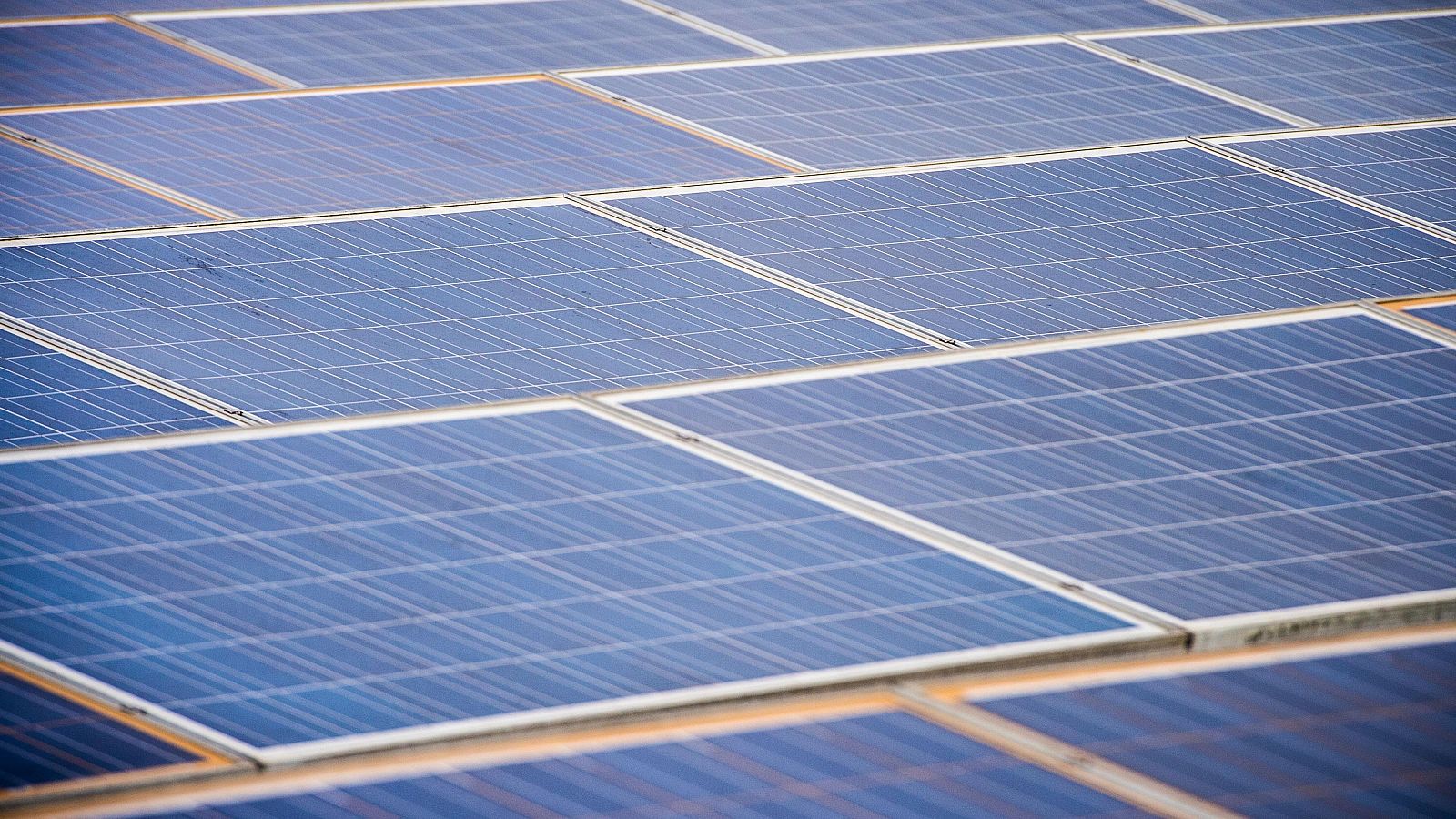 Plaques d'energia solar en una imatge d'arxiu