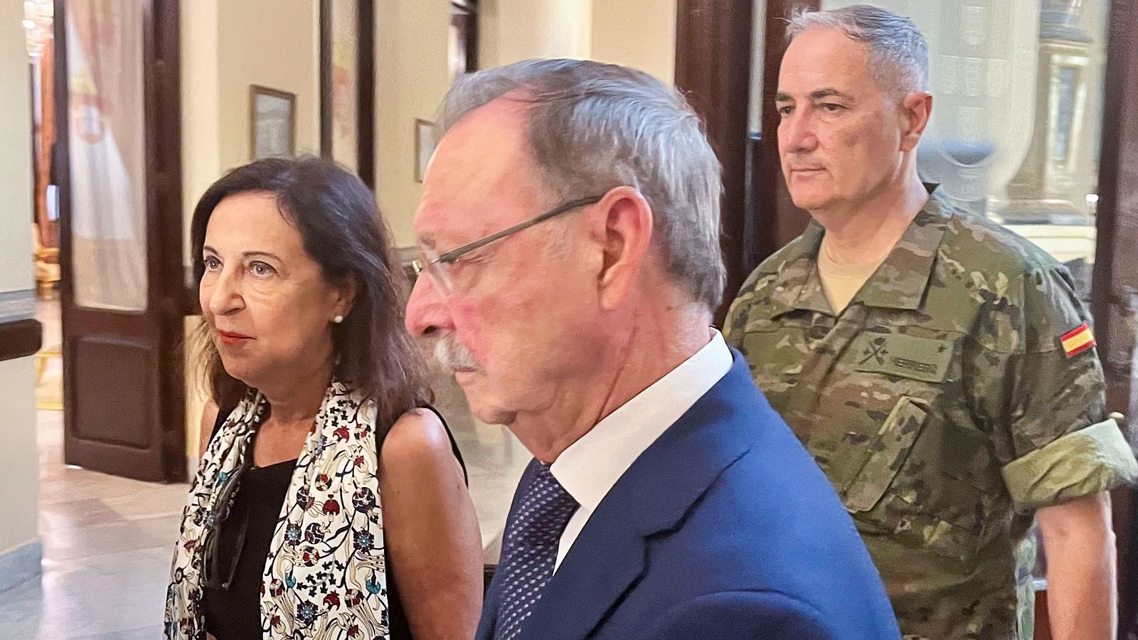 La ministra de Defensa, Margarita Robles, a su llegada al encuentro mantenido con el presidente de la ciudad autónoma, Juan Jesús Vivas, este miércoles en Ceuta.