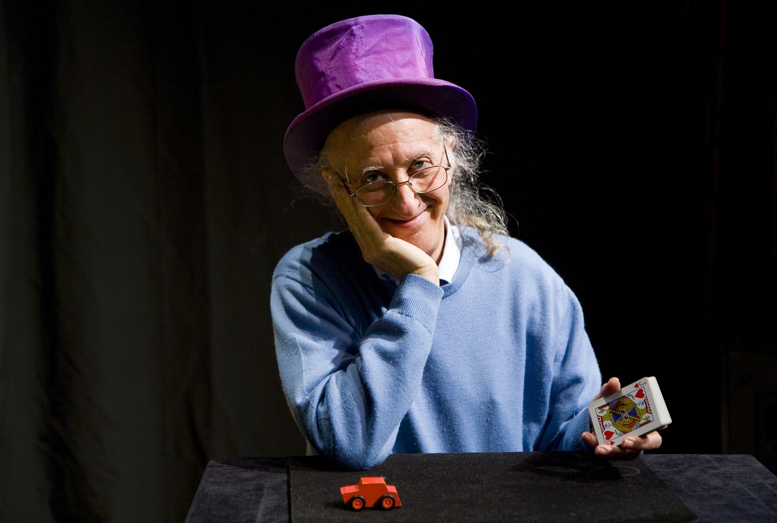 El maestro Juan Tamariz impartirá una conferencia-espectáculo sobre la historia de la magia.