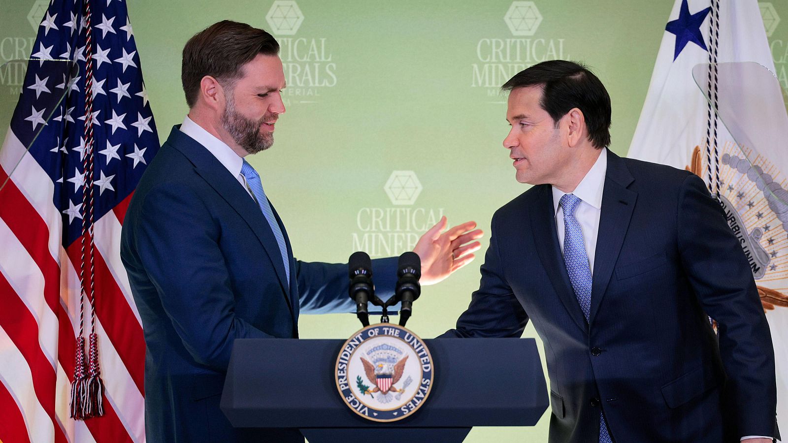 J.D. Vance frente a Marco Rubio: Los dos hombres del presidente que suenan para suceder a Trump