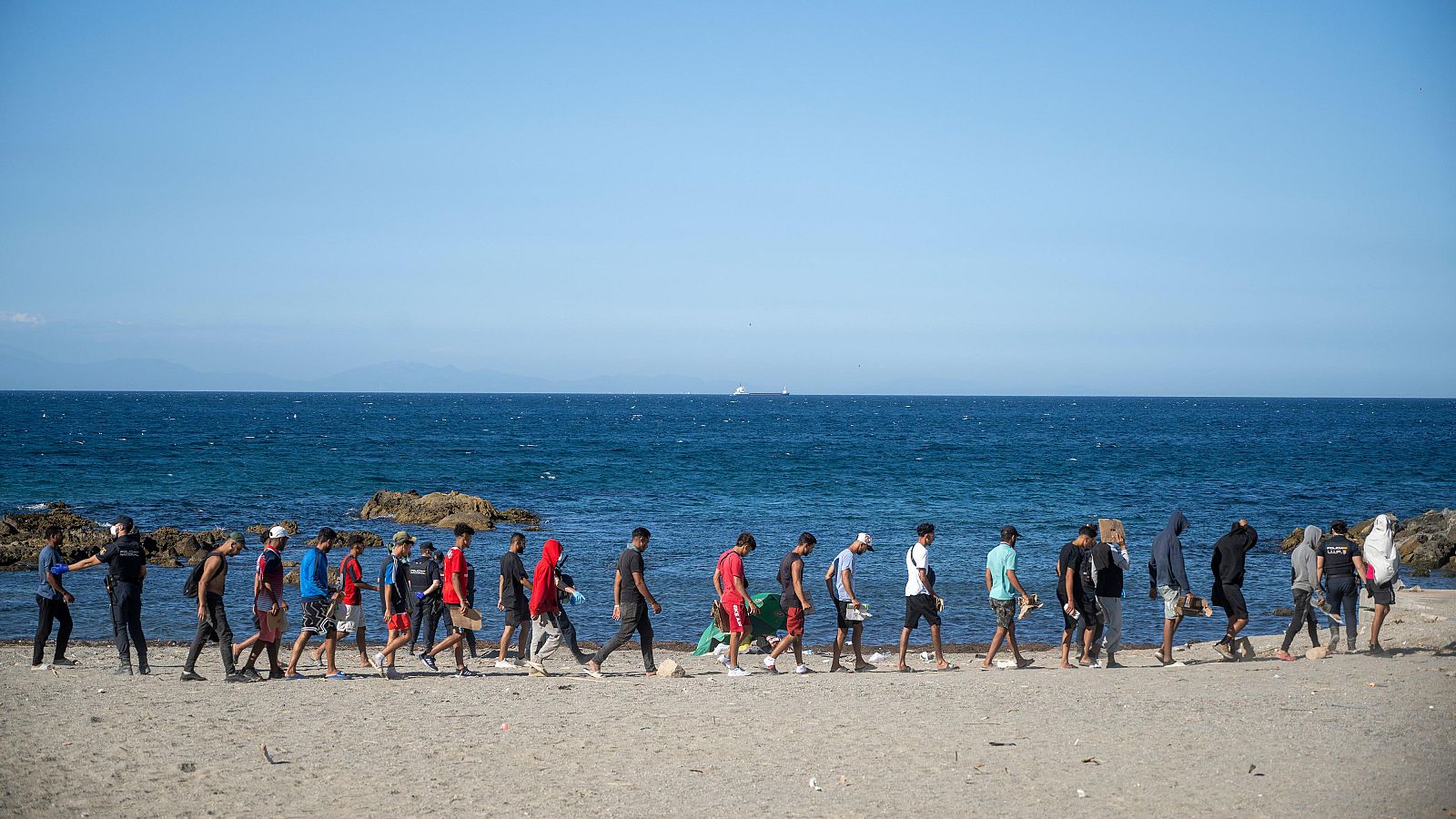 Ceuta sigue afrontando una grave crisis humanitaria después de la histórica entrada masiva de más de 70.000 migrantes a nado