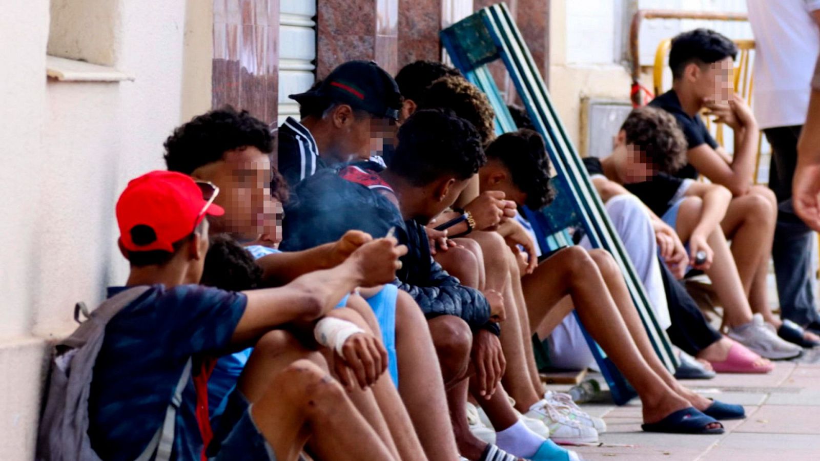 De los 80.000 migrantes que entraron de forma irregular a finales de julio, unos 5.000 siguen en la ciudad, entre ellos 2.900 menores no acompañados.
